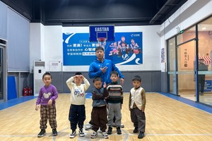  如何在参加篮球冬令营后保持训练效果？两种策略的对比与推荐